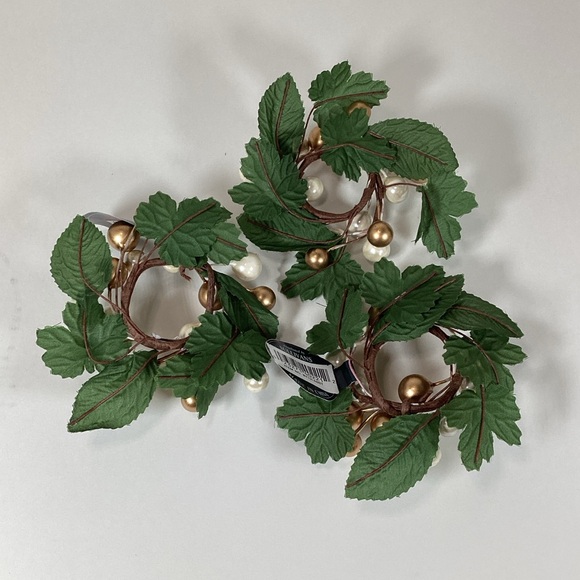 Gold & Ivory Candle Rings and Floral Sprays - Picture 4 of 10